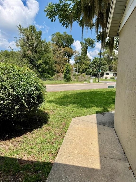 623 Sw 3rd Street - Photo 2