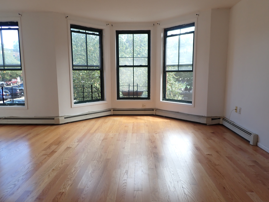 190 South Oxford Street - Photo 0