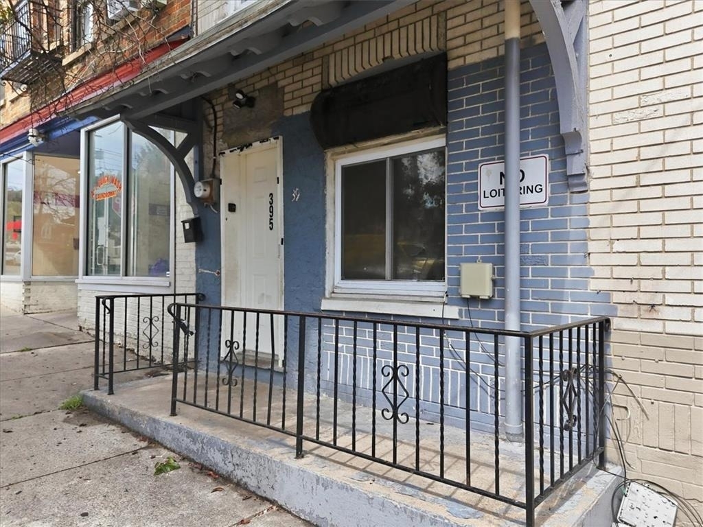395 W Allen - Photo 2