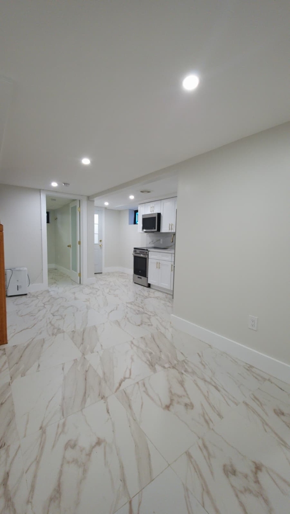 2 bed on 118th ave Jamaica - Photo 2