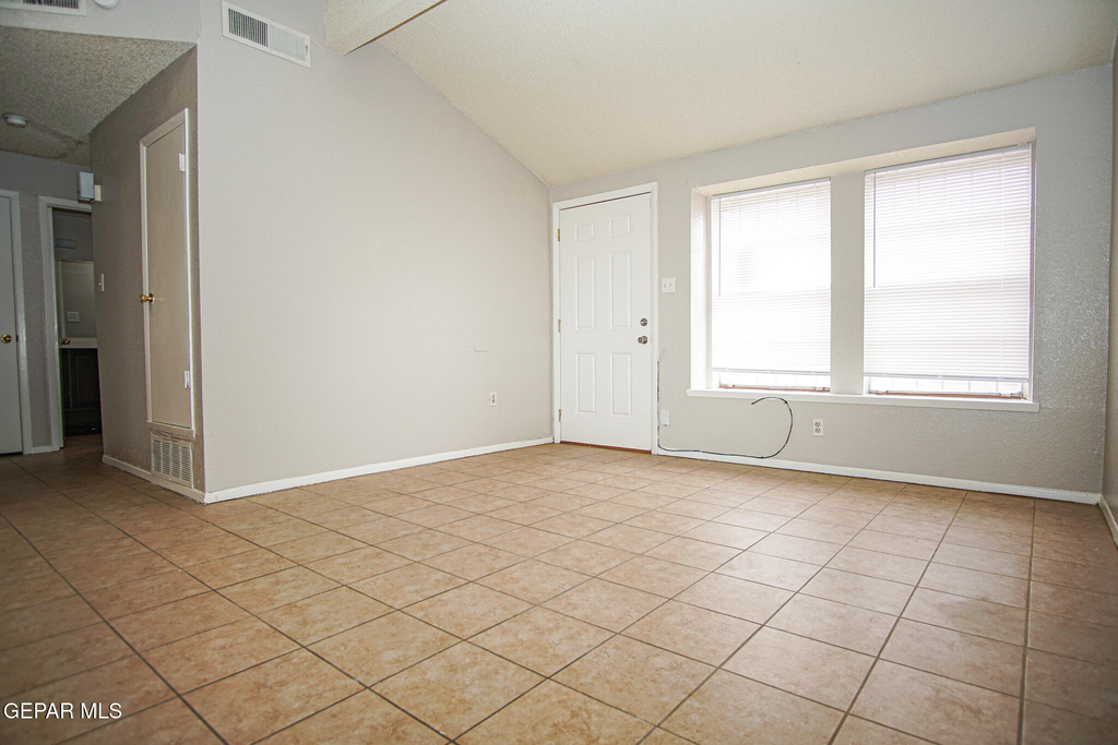 10007 Caribou Drive - Photo 4