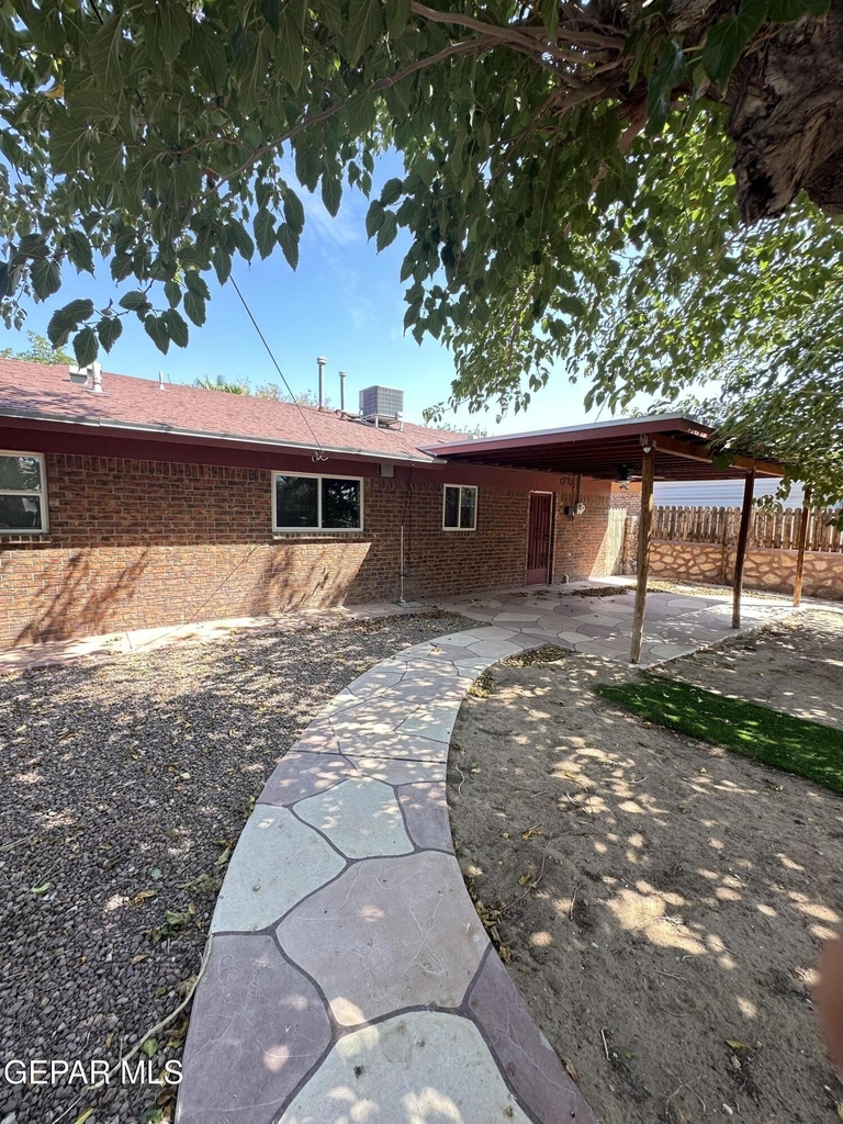 1209 Antonio Street - Photo 5