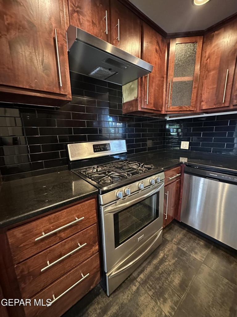 1209 Antonio Street - Photo 3