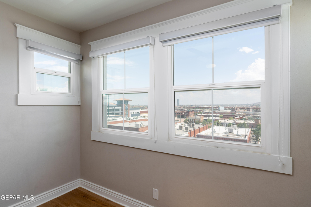 521 W Missouri Avenue - Photo 12