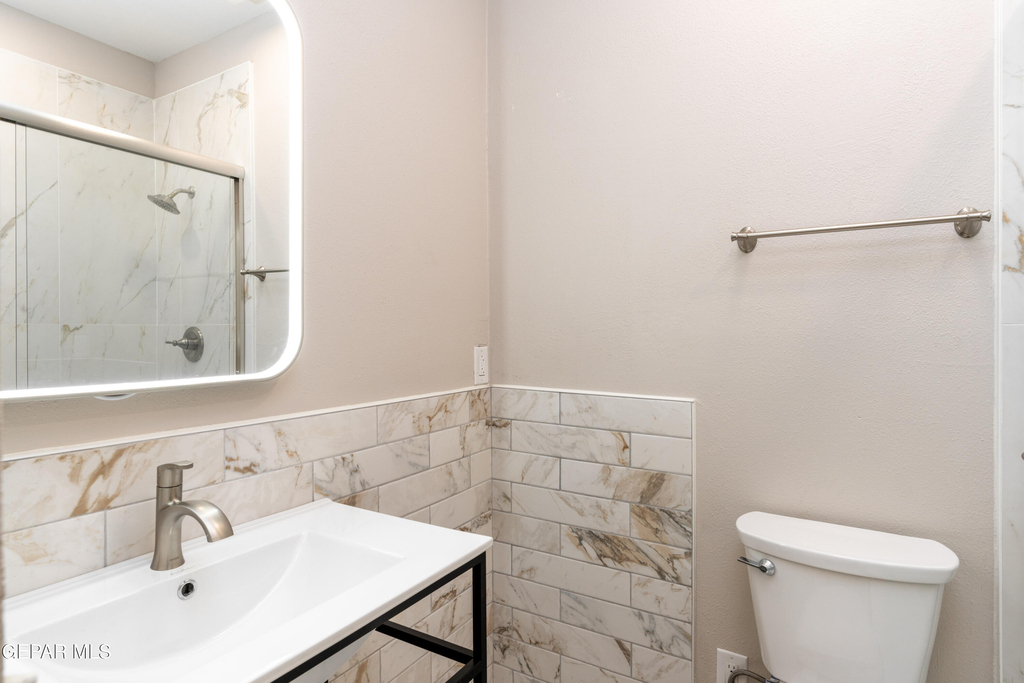 521 W Missouri Avenue - Photo 8