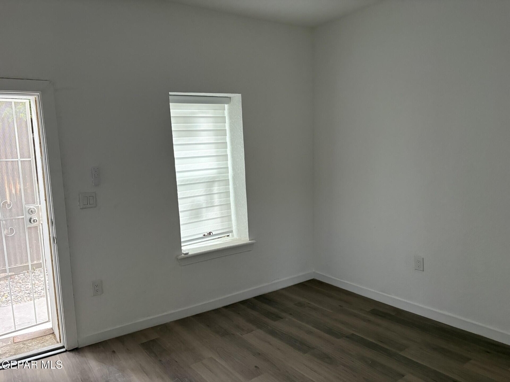 2916 Pera Avenue - Photo 3