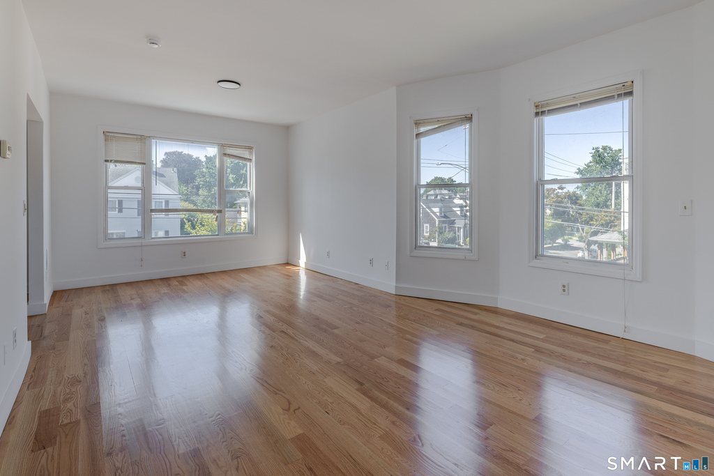 74 Harbor Avenue - Photo 5