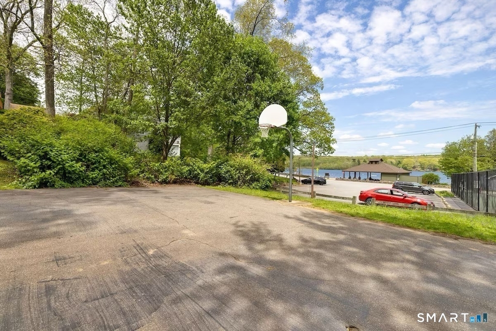 76 Ridgewood Road - Photo 4