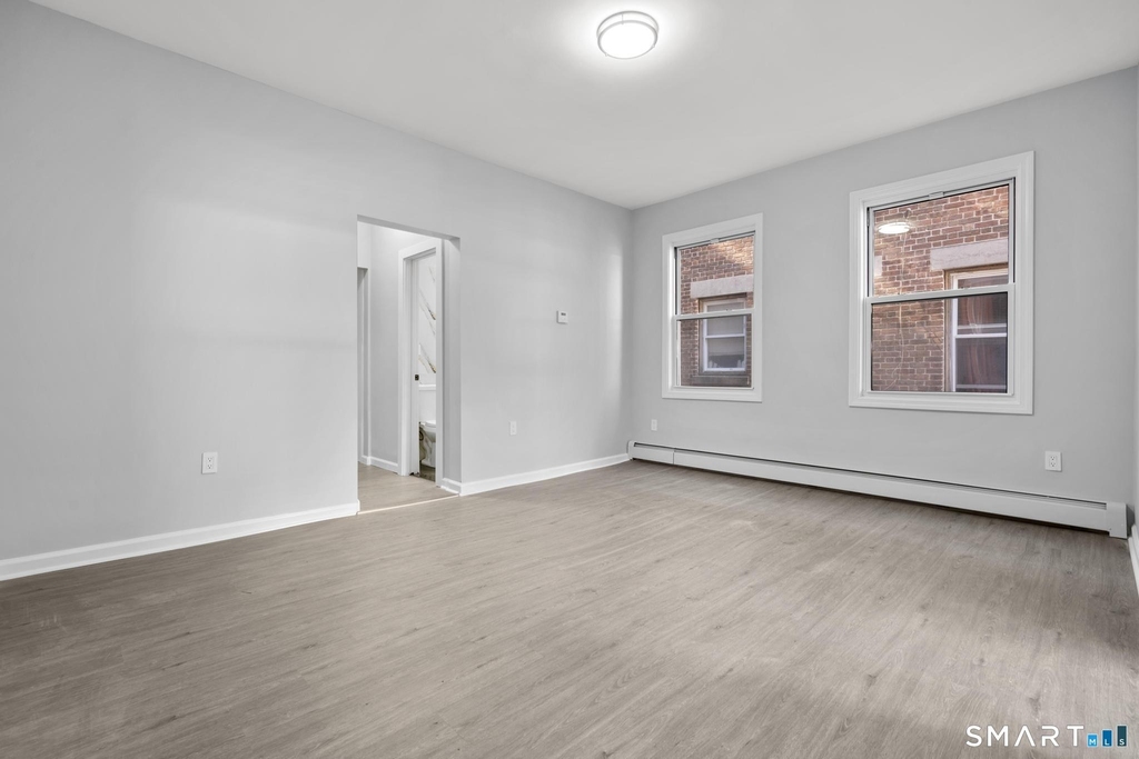 276 Bond Street - Photo 2