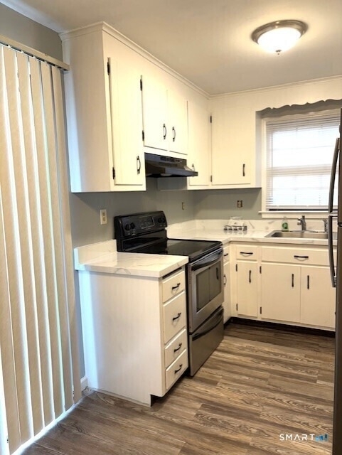 19 Goodwin Street - Photo 2
