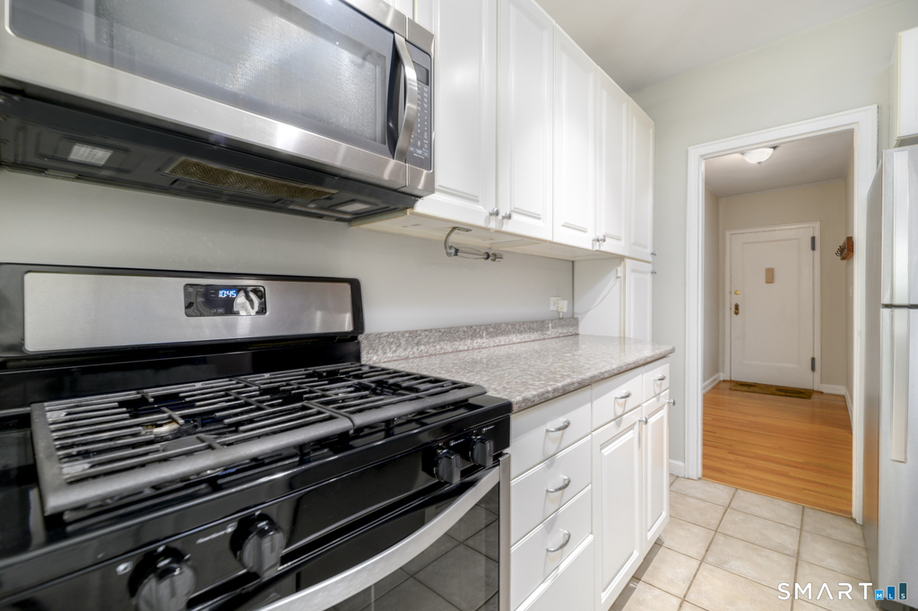136 Woodside Green - Photo 8