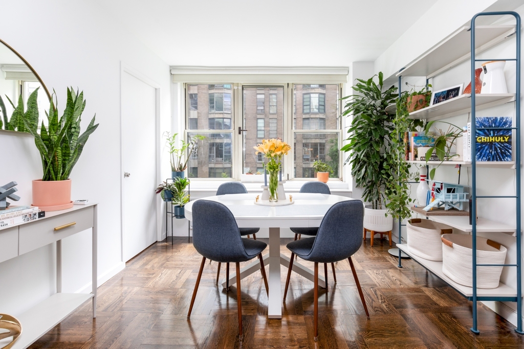 West 13th Street - Photo 4