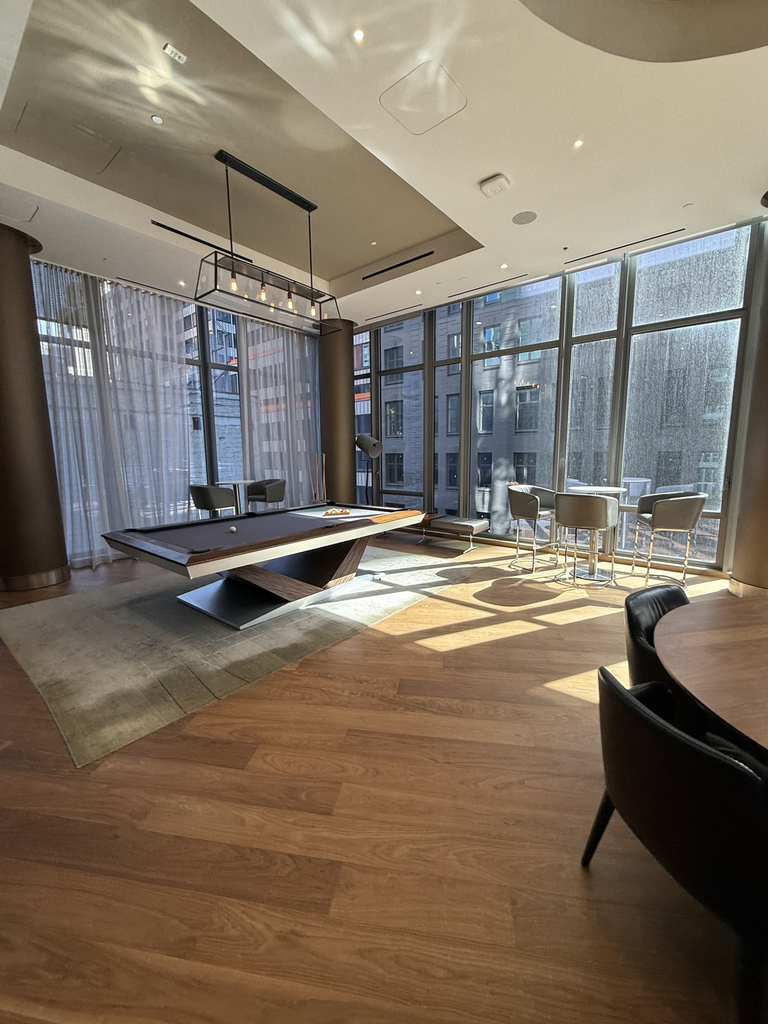East 44th Street - Photo 17