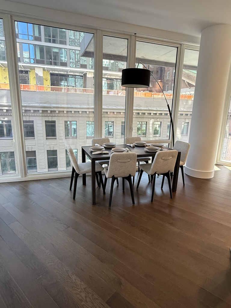 East 44th Street - Photo 1