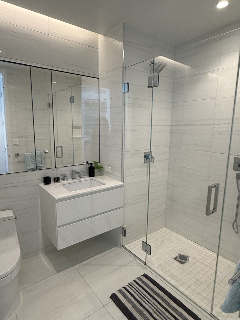 East 44th Street - Photo 5