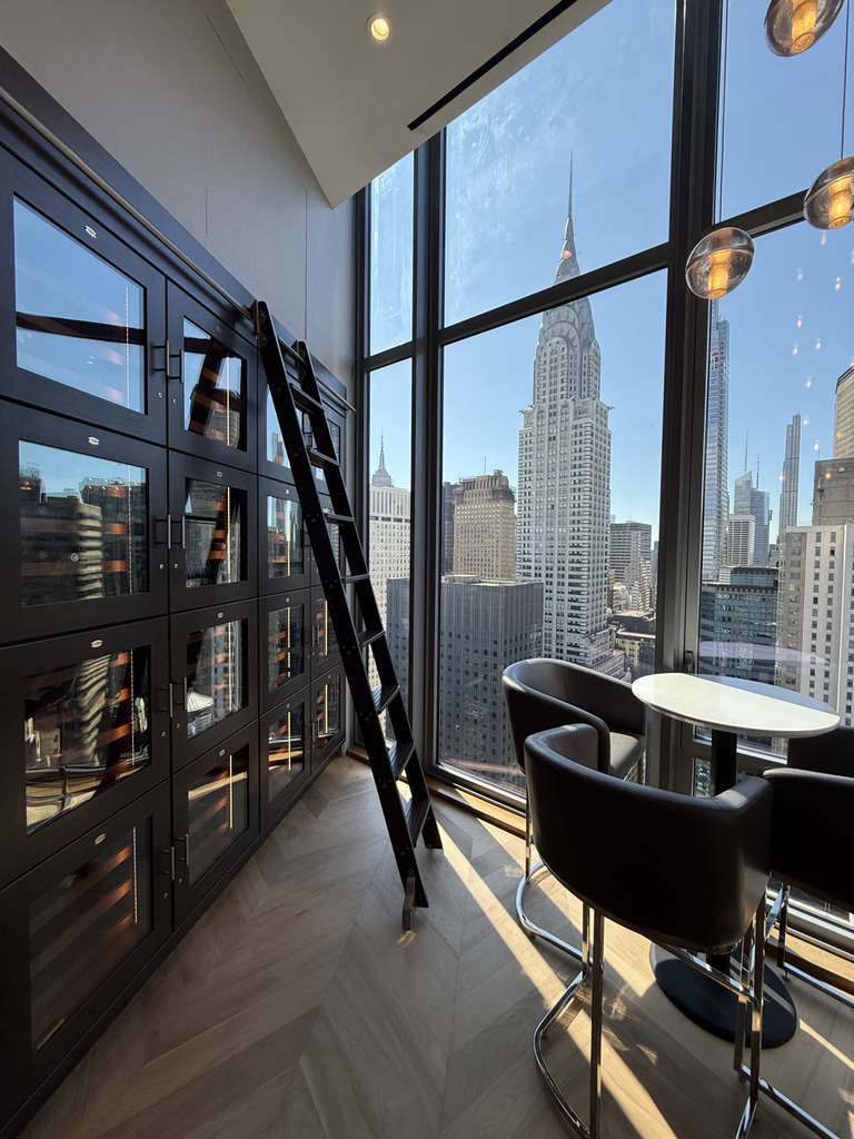 East 44th Street - Photo 12