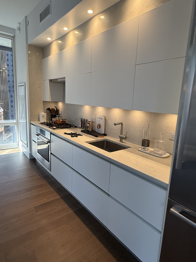 East 44th Street - Photo 2