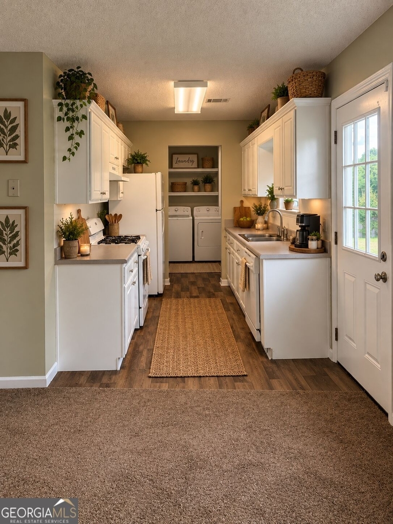 604 Regal Road - Photo 5