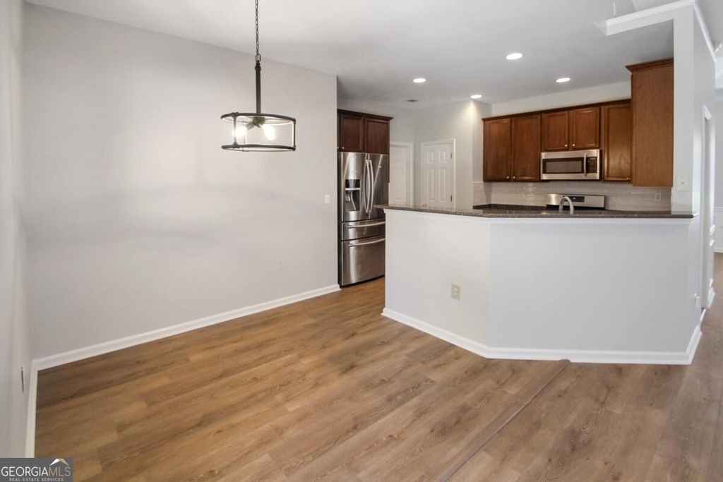 258 Brookcliff Drive - Photo 10