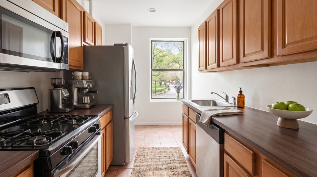 401 Edgecombe Avenue - Photo 2