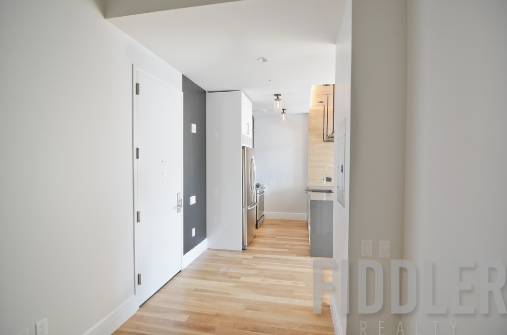 44-41 Purves Street - Photo 2