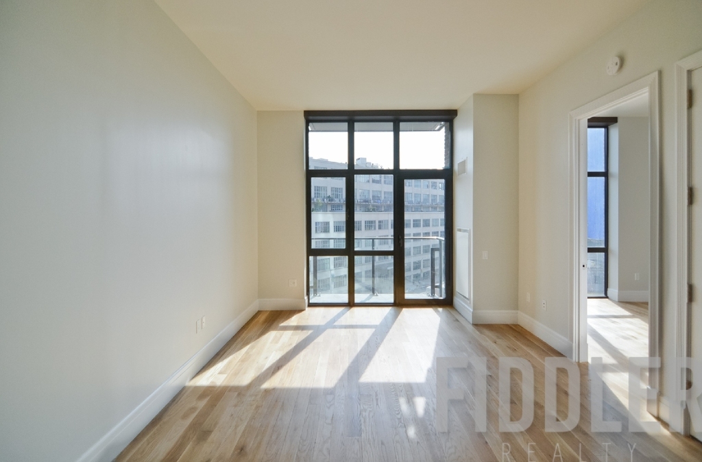 44-41 Purves Street - Photo 4