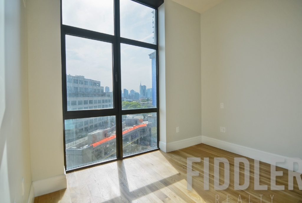 44-41 Purves Street - Photo 7