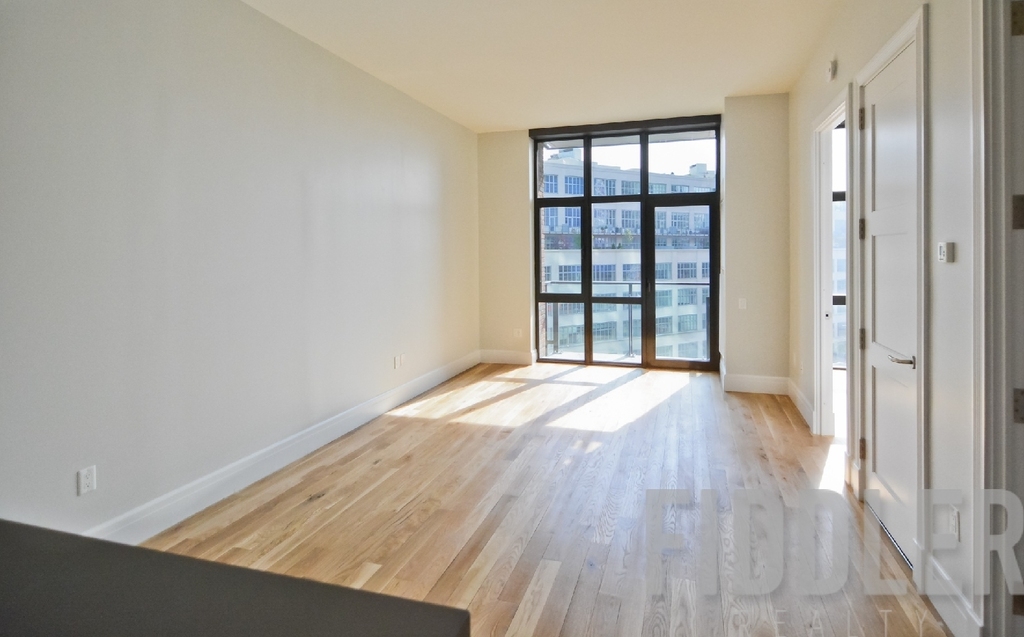 44-41 Purves Street - Photo 3