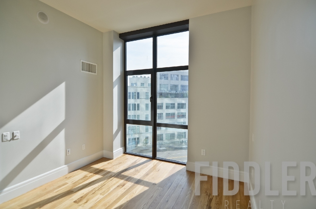 44-41 Purves Street - Photo 6
