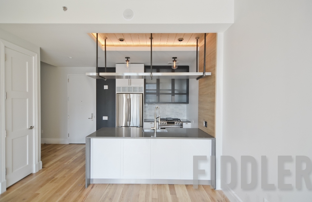 44-41 Purves Street - Photo 1