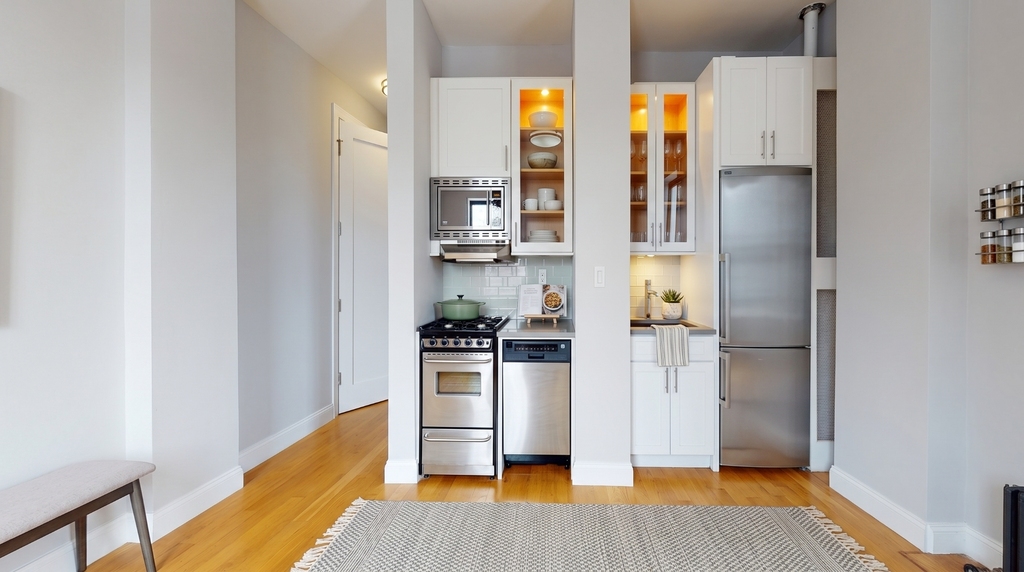 501 West 110th Street - Photo 2