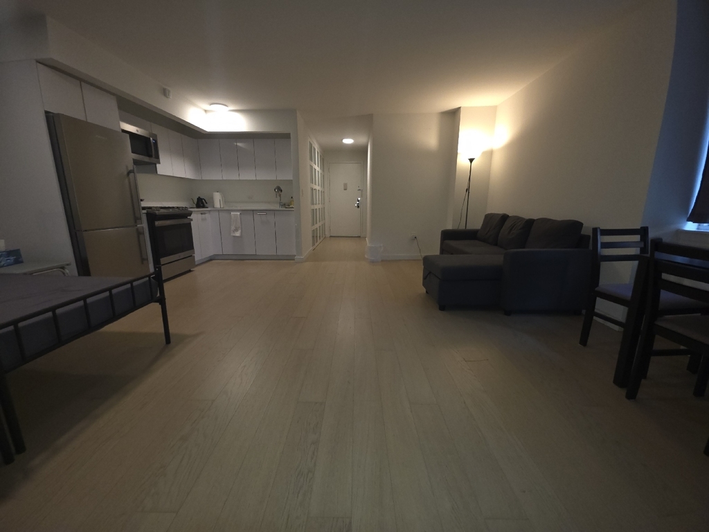 225 Rector Place - Photo 2