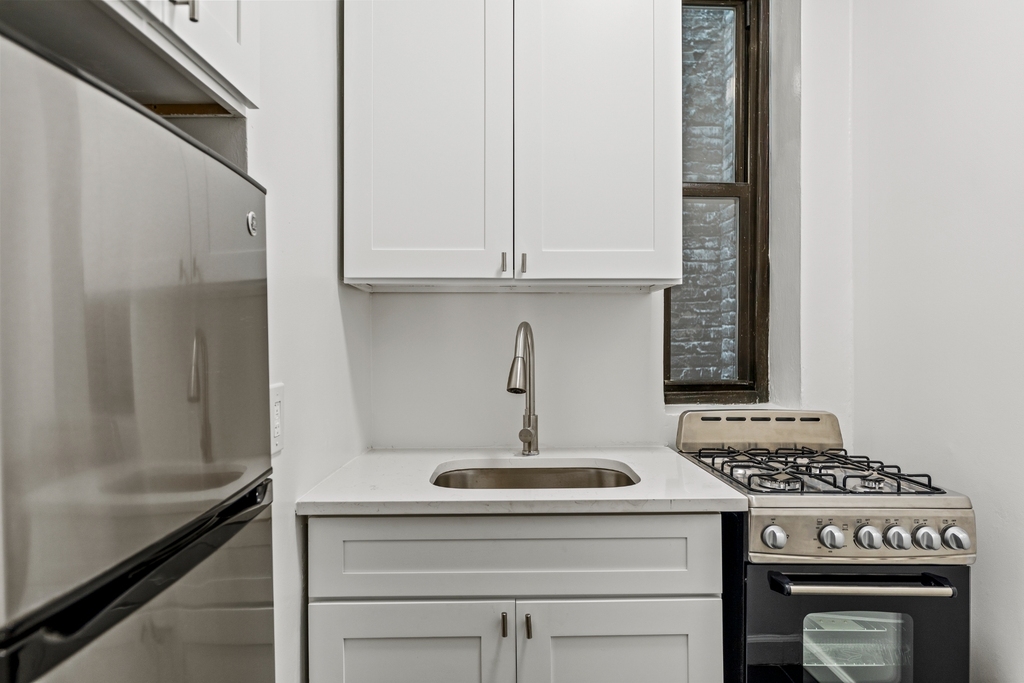 210 East 68th Street - Photo 3