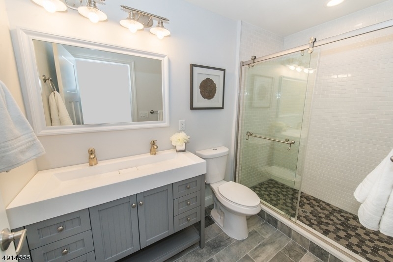 18 Chaz Way - Photo 17