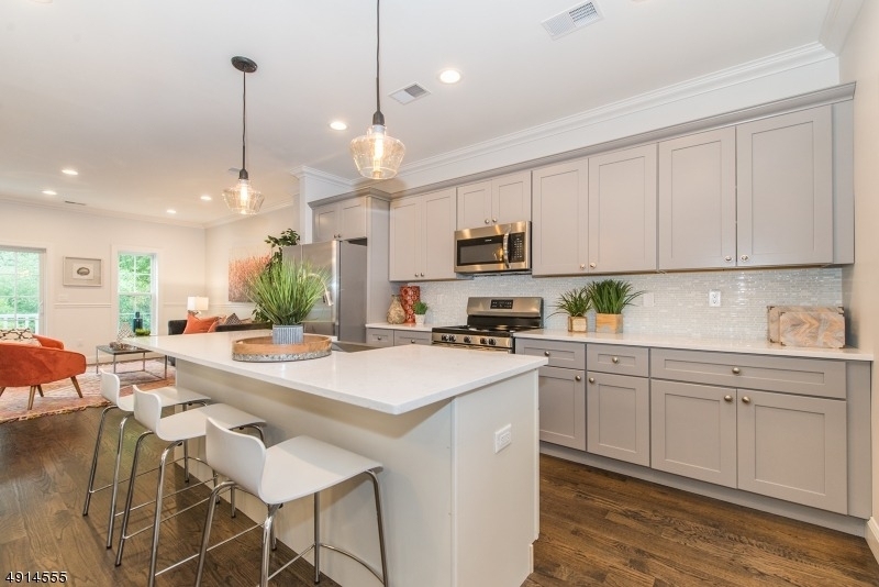 18 Chaz Way - Photo 1