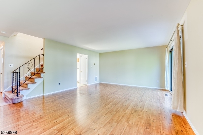 918 Merritt Dr - Photo 6