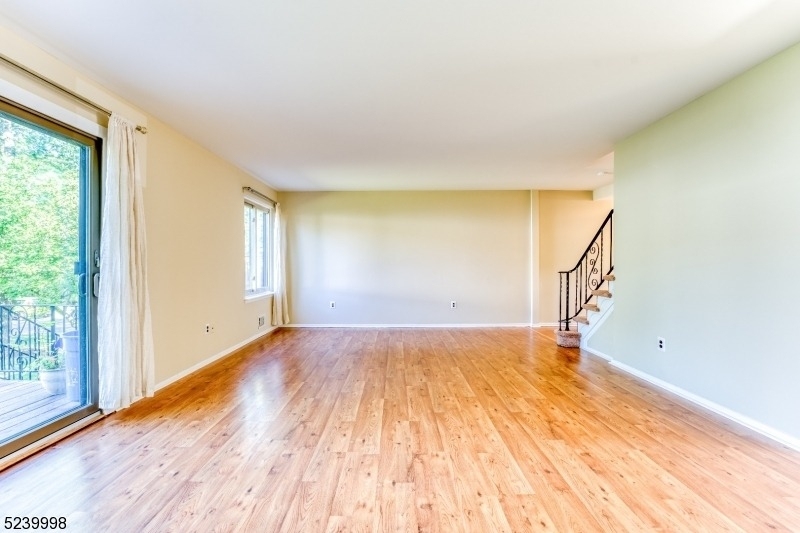 918 Merritt Dr - Photo 5