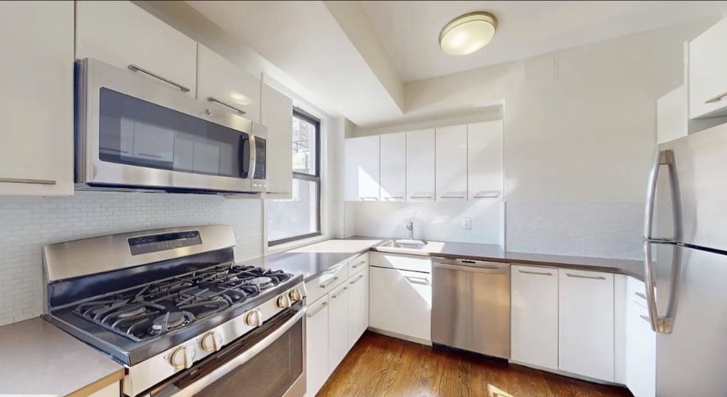 220 East 63rd Street - Photo 1