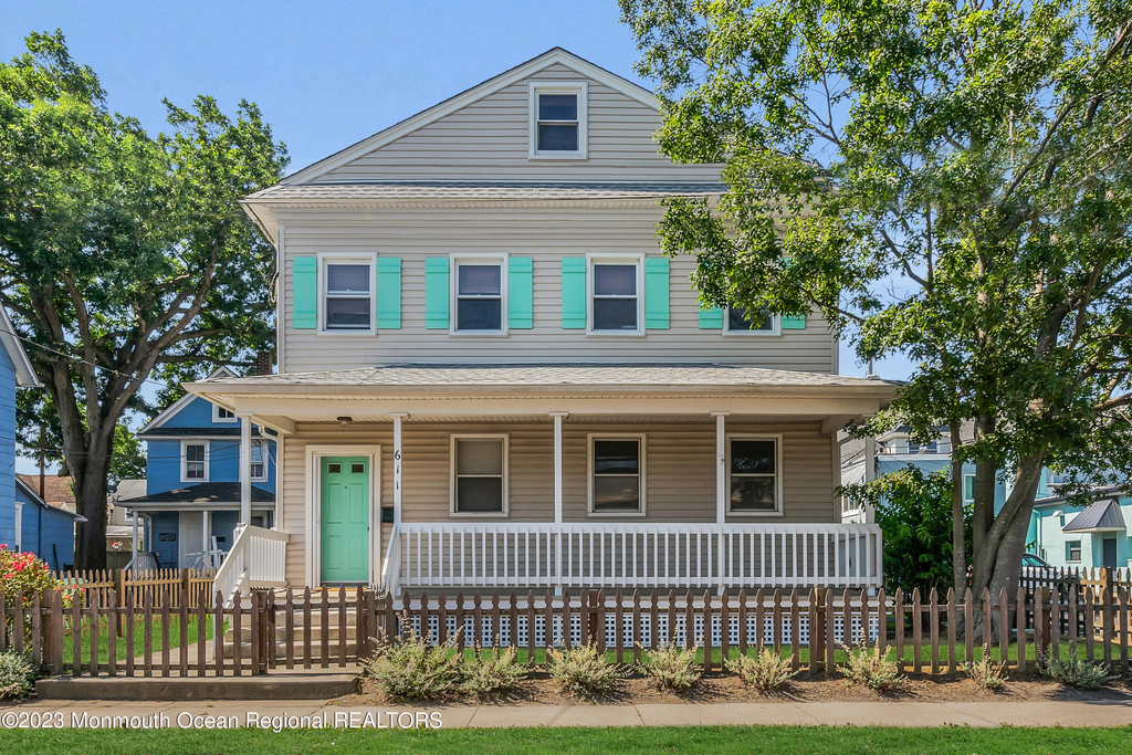 611 Park Place Avenue - Photo 0