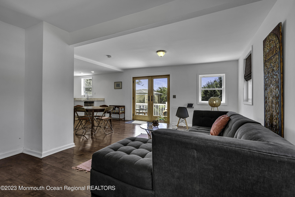 611 Park Place Avenue - Photo 5