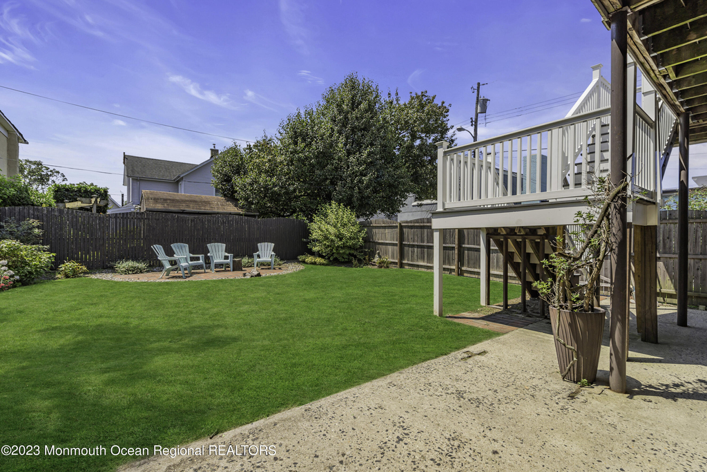 611 Park Place Avenue - Photo 1