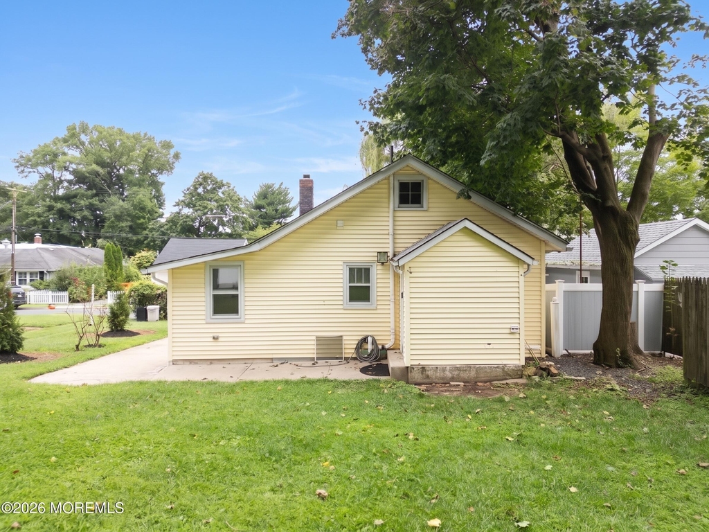 92 Asbury Avenue - Photo 6