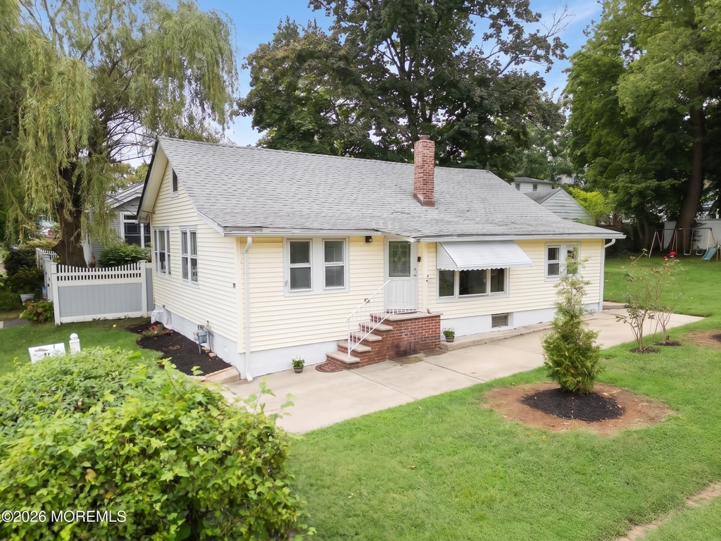 92 Asbury Avenue - Photo 2