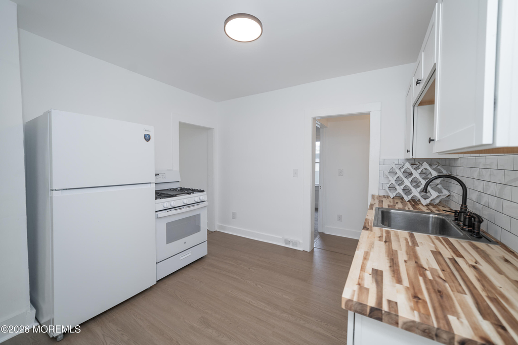 92 Asbury Avenue - Photo 9