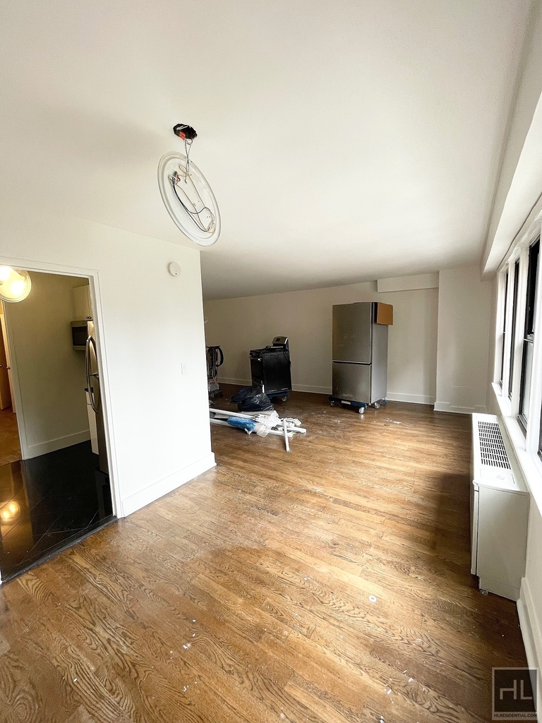 East 63 Street - Photo 7