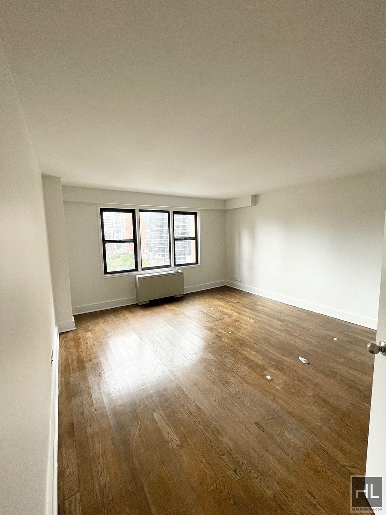 East 63 Street - Photo 0