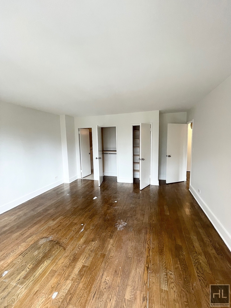 East 63 Street - Photo 1