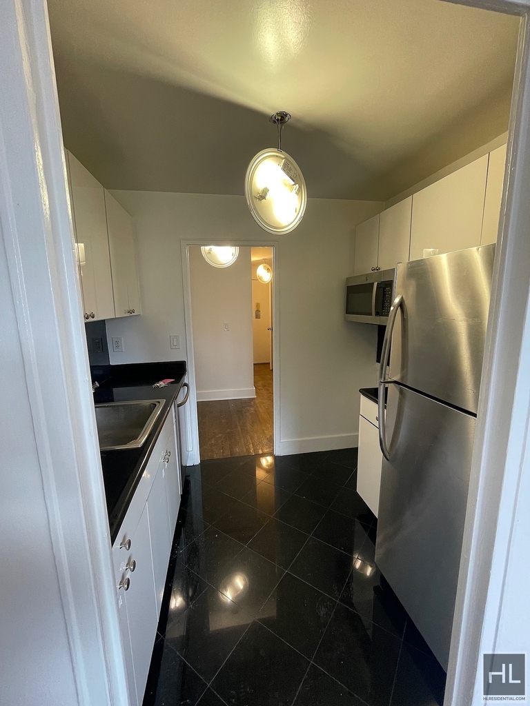 East 63 Street - Photo 13