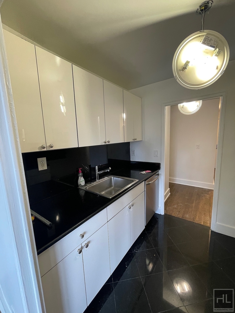 East 63 Street - Photo 12