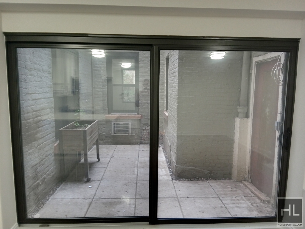 East 72 Street - Photo 3